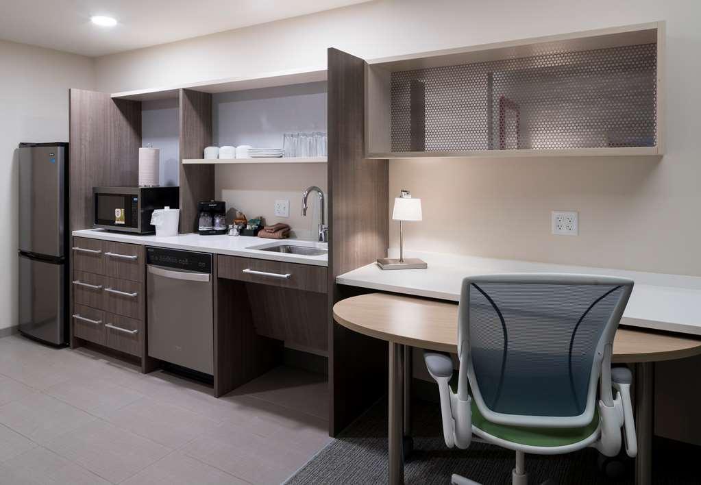 Home2 Suites By Hilton Cape Canaveral Cruise Port Room photo