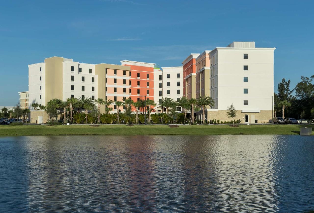 Home2 Suites By Hilton Cape Canaveral Cruise Port Exterior photo