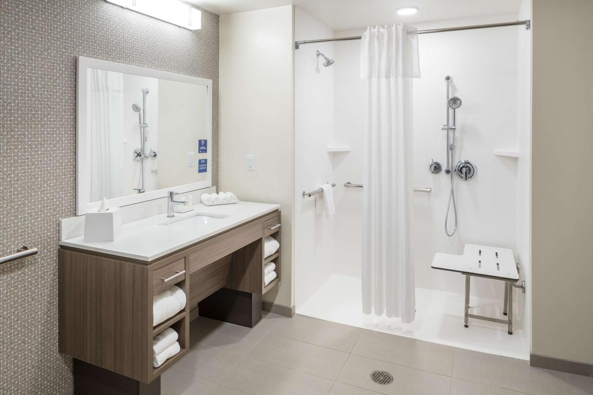 Home2 Suites By Hilton Cape Canaveral Cruise Port Exterior photo