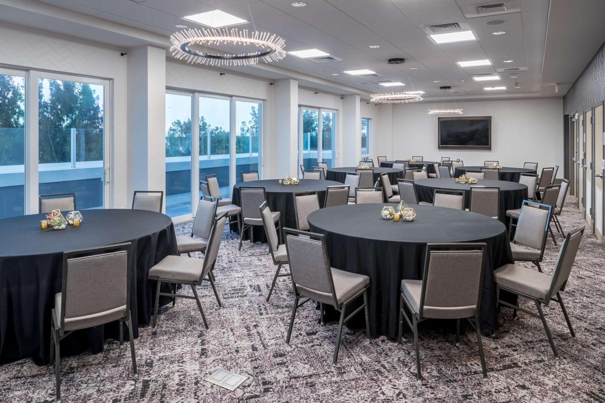 Home2 Suites By Hilton Cape Canaveral Cruise Port Exterior photo