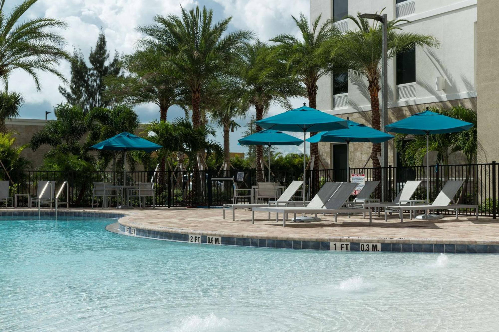 Home2 Suites By Hilton Cape Canaveral Cruise Port Exterior photo